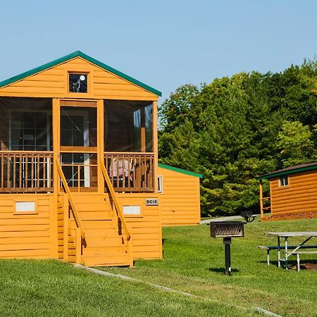 Plymouth Rock Camping Resort Deluxe Cabin 19 Elkhart Lake Luaran gambar